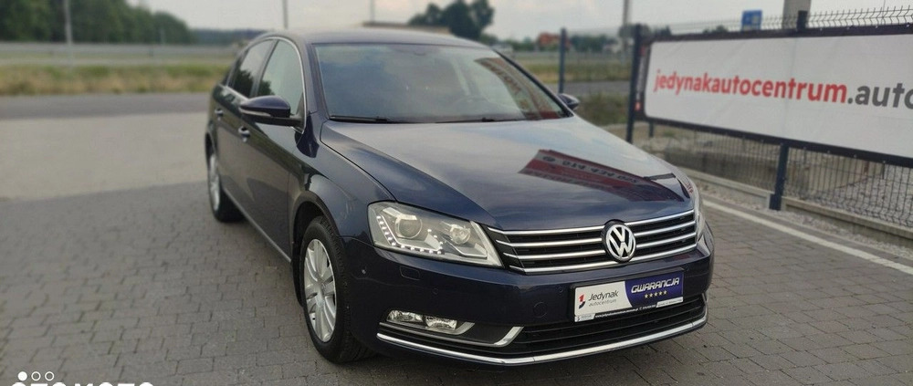 Volkswagen Passat cena 35800 przebieg: 175215, rok produkcji 2011 z Lublin małe 254